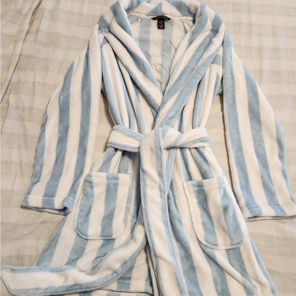 Victoria Secret Robe - Picture 1 of 3